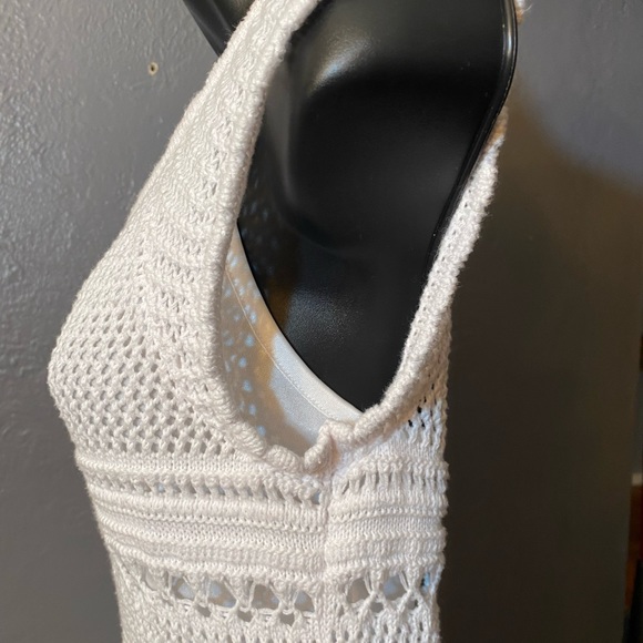 LAUNDRY By Shelli Segal White Crochet Dress With Buttons Down The Back - Picture 14 of 16